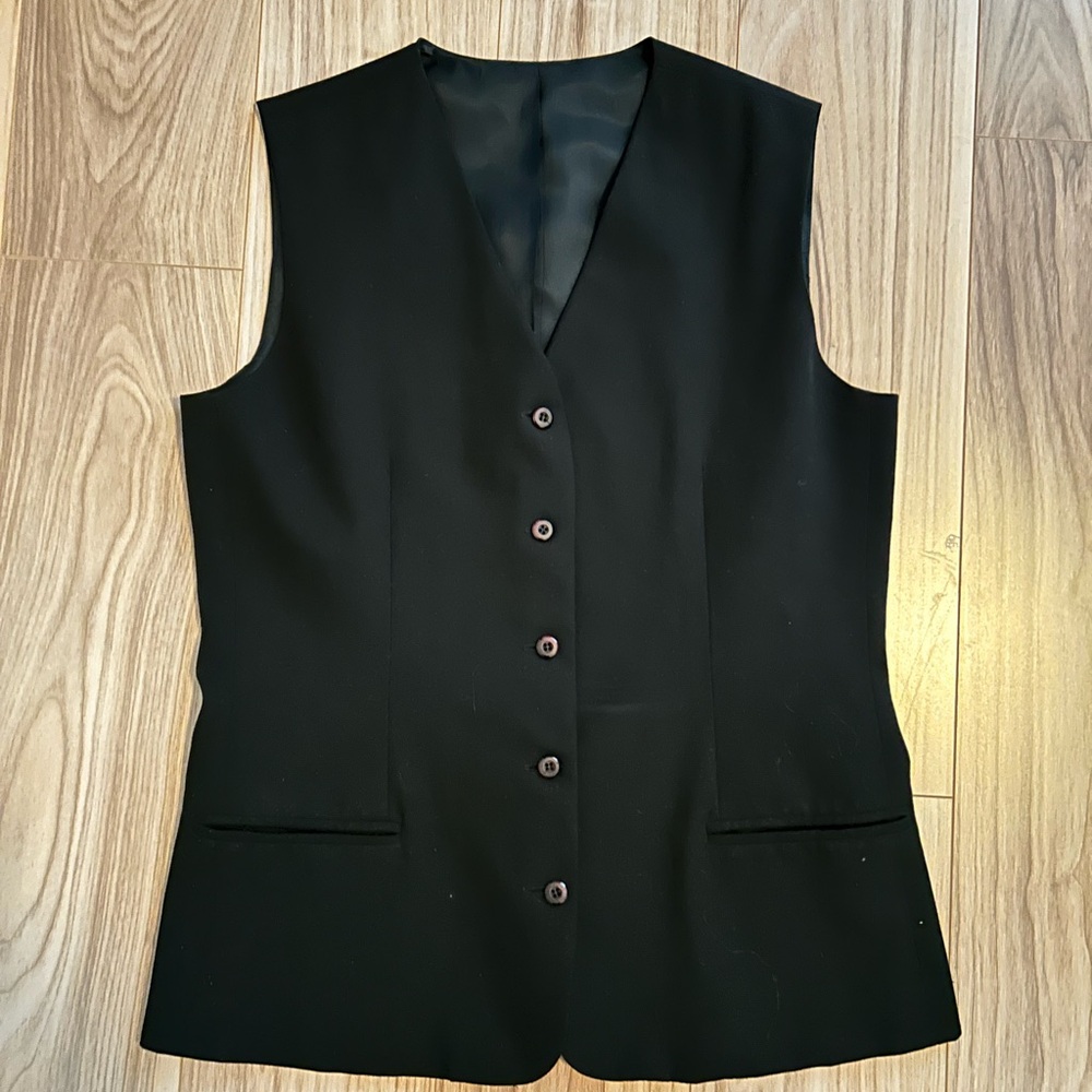 Elegant Black Sleeveless Women's Vest